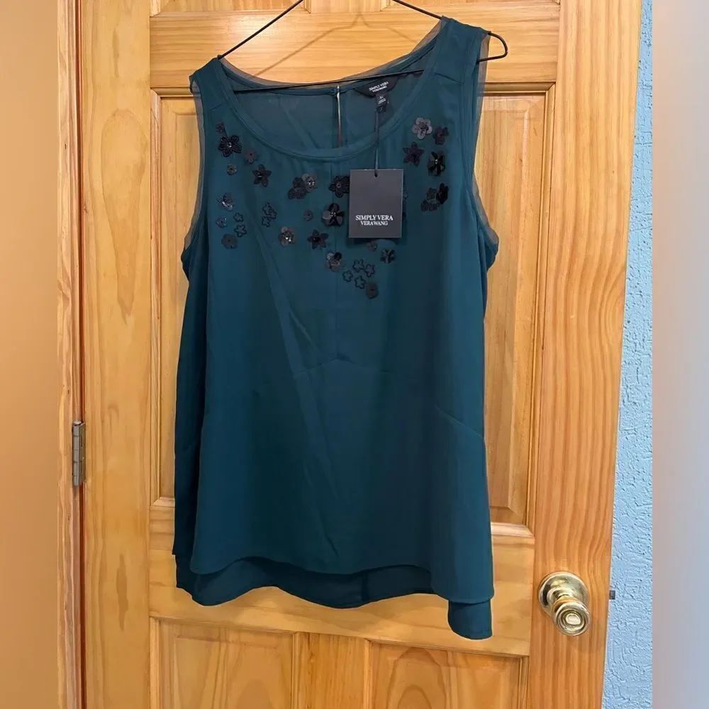 Beautiful teal Simply Vera embellished tank top size xl